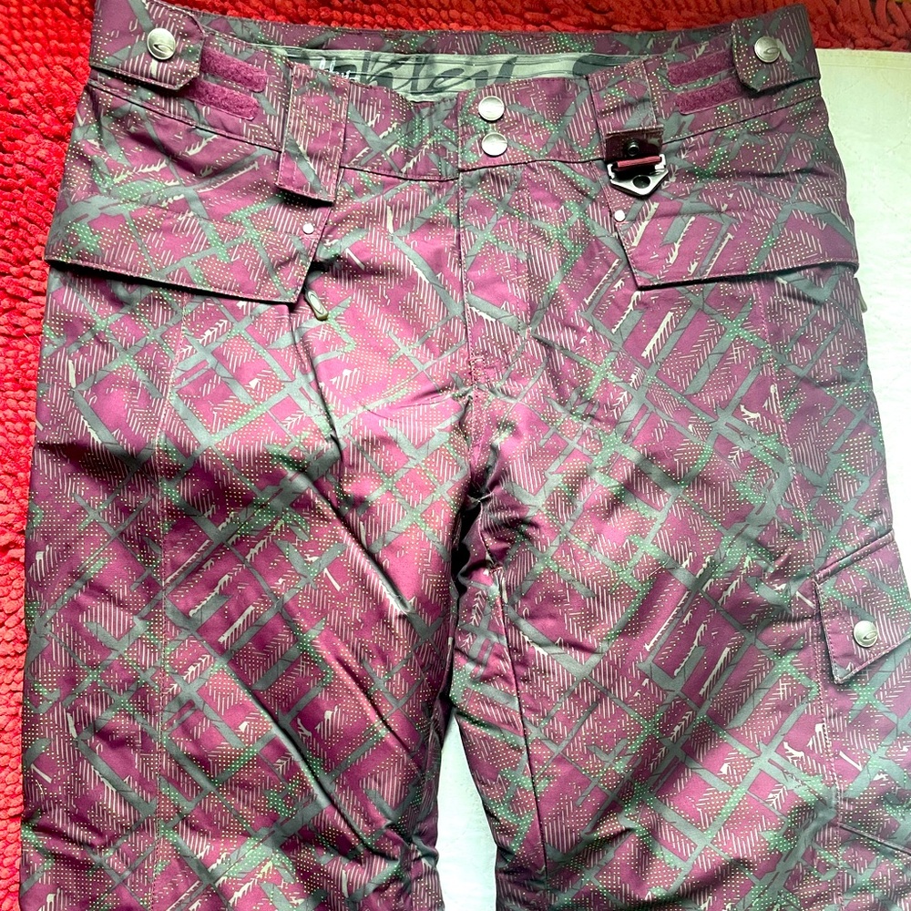 Women’s Oakley Snowboard/Ski Pant - size Small